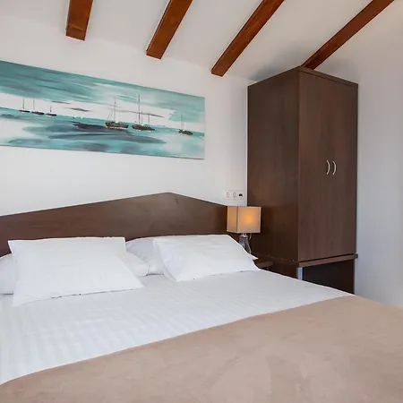 Gostinjska kuća Four Winds 3*