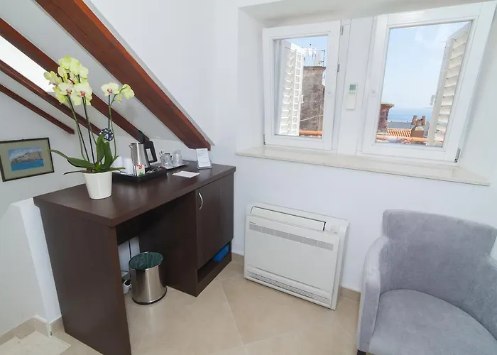 Guest house Four Winds 3*